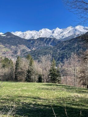 Vue sur les sommets enneigés des Aravis